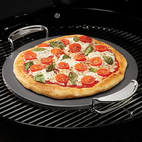 Glasierter Pizzastein von Weber Grill