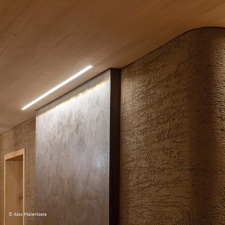 Lehmverputz im Flur