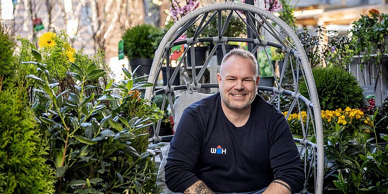WH-Mitarbeiter im Gartencenter