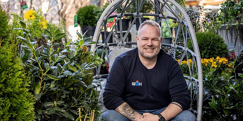 WH-Mitarbeiter im Gartencenter