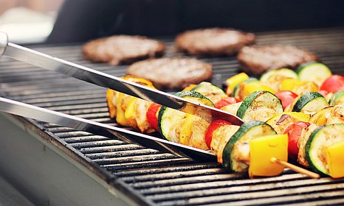 Spieße am Grill